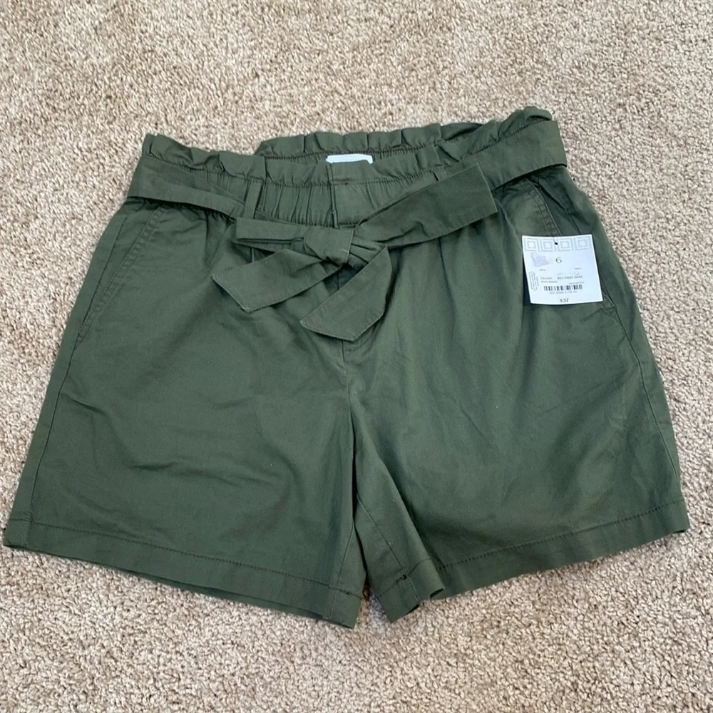 NWT Liz Claiborne Shorts Size 6 - Picture 1 of 4